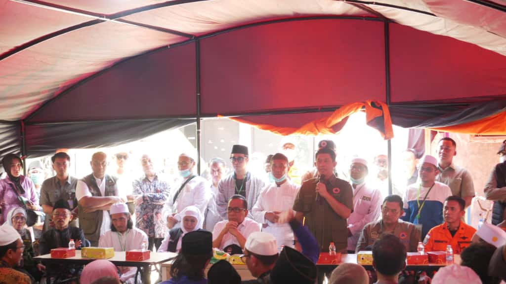 alat berat Basarnas dikerahkan untuk evakuasi mushola Al-Khoziny